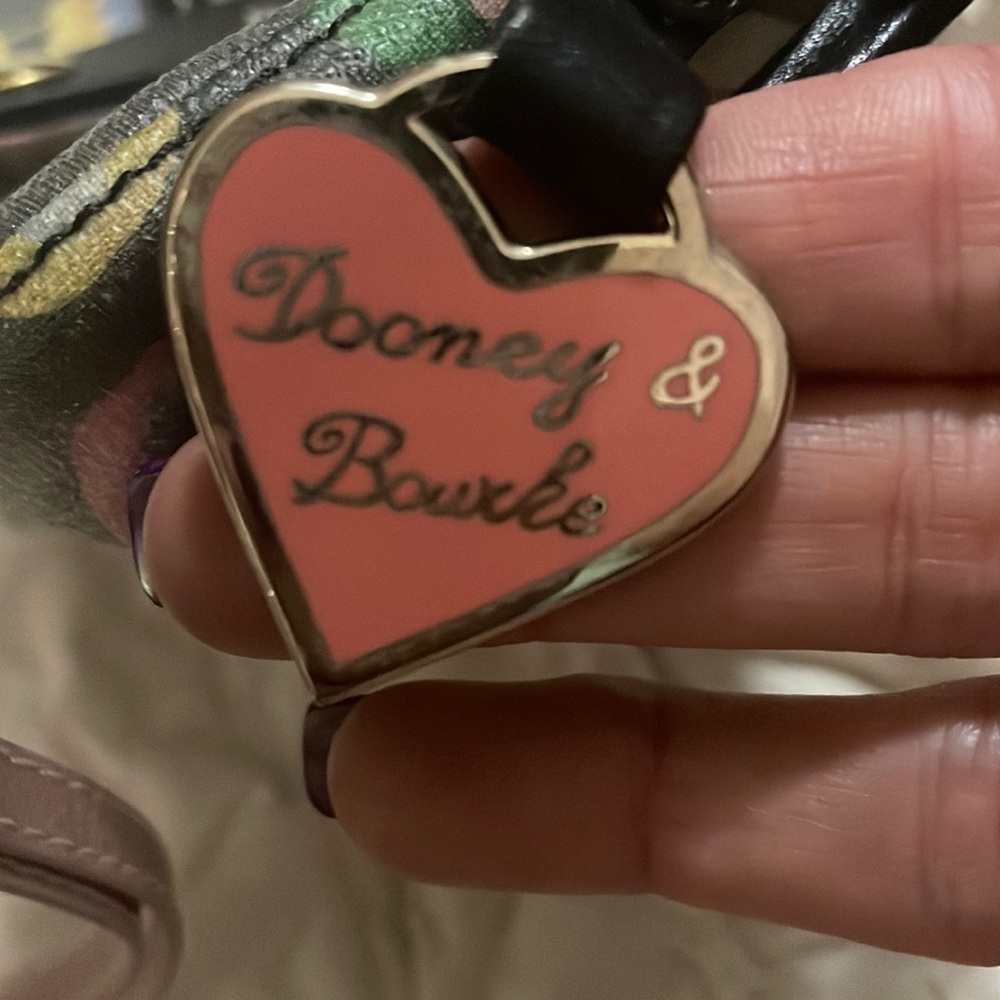 Dooney & bourke wristlet